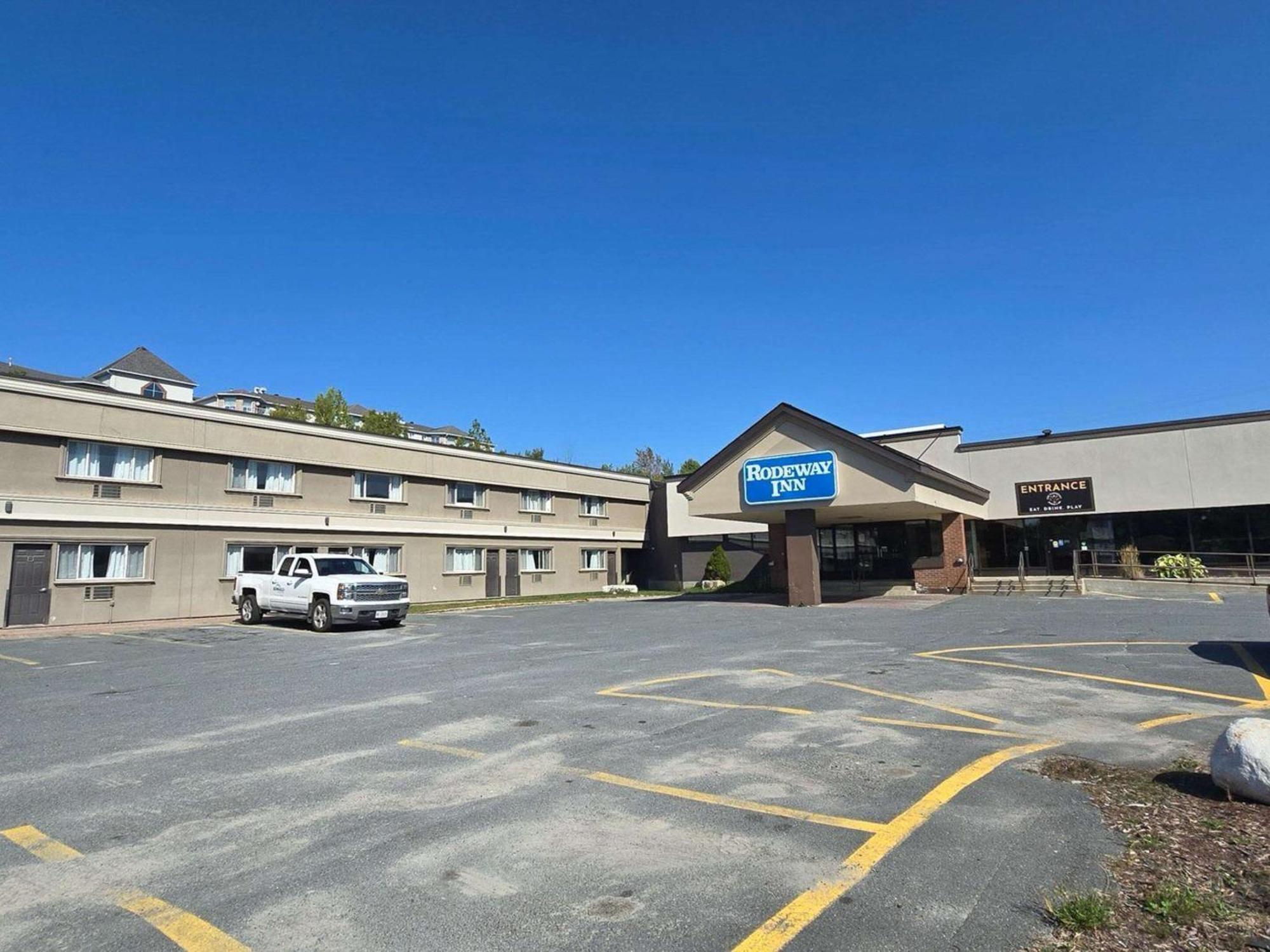 Rodeway Inn Sudbury Buitenkant foto