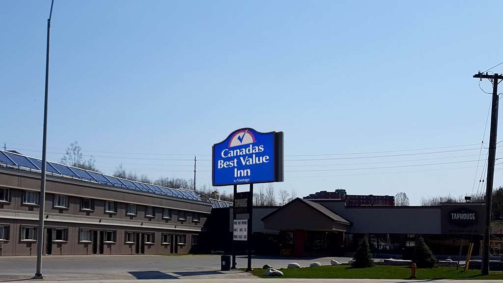 Rodeway Inn Sudbury Buitenkant foto