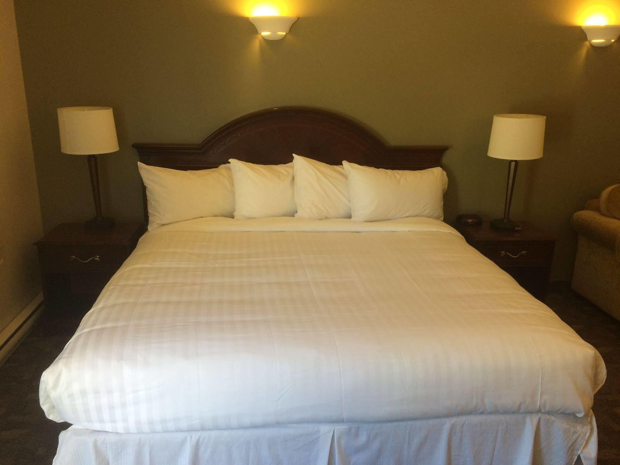 Rodeway Inn Sudbury Buitenkant foto