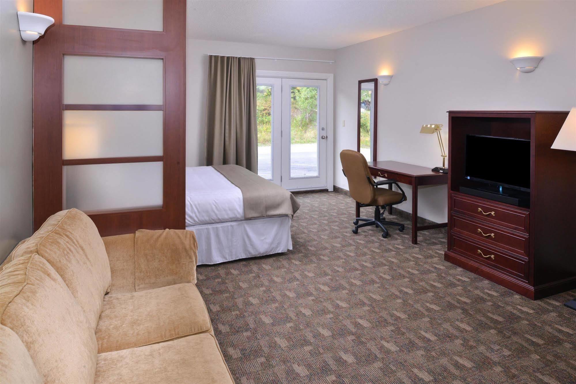 Rodeway Inn Sudbury Buitenkant foto