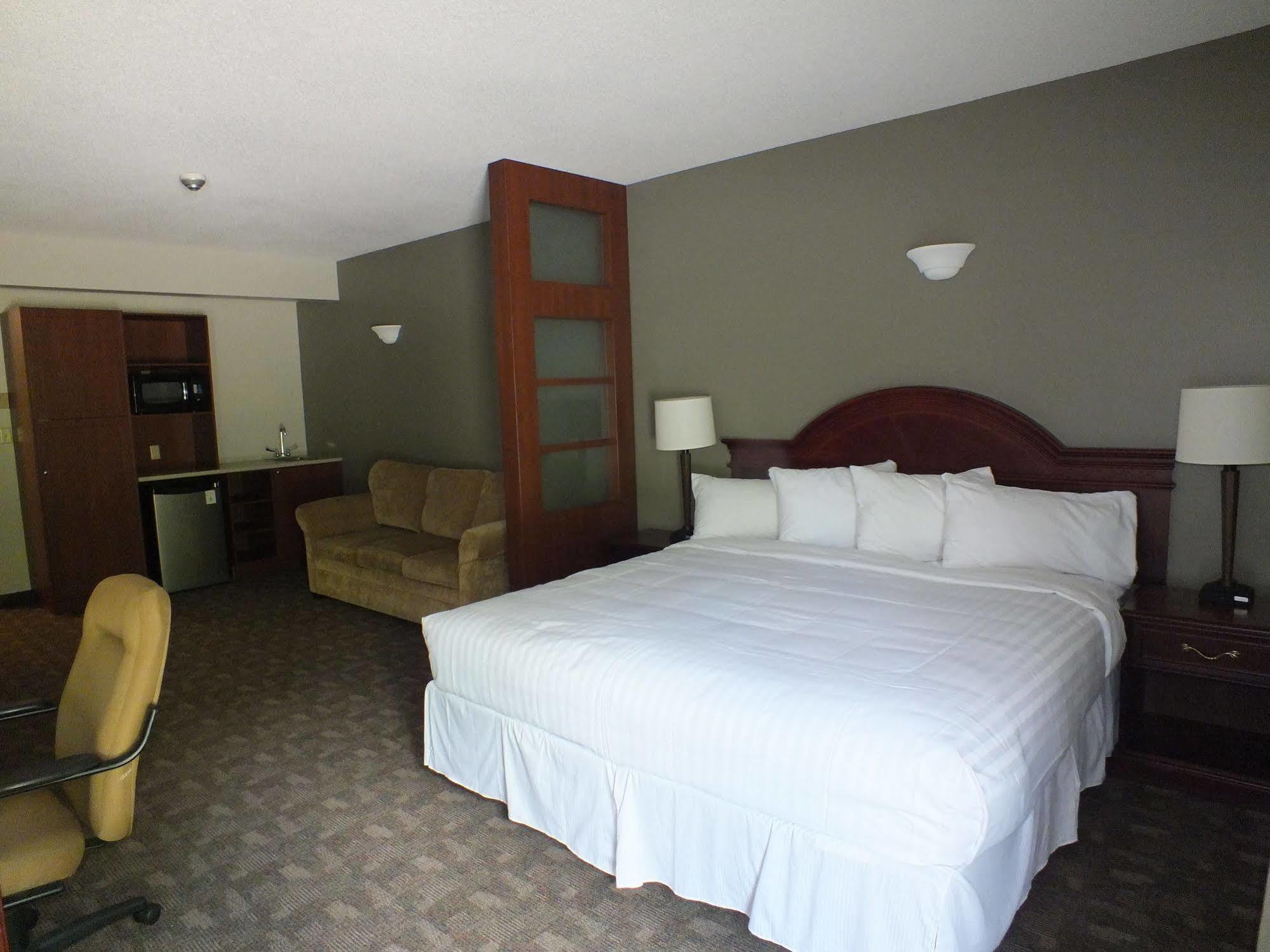 Rodeway Inn Sudbury Buitenkant foto