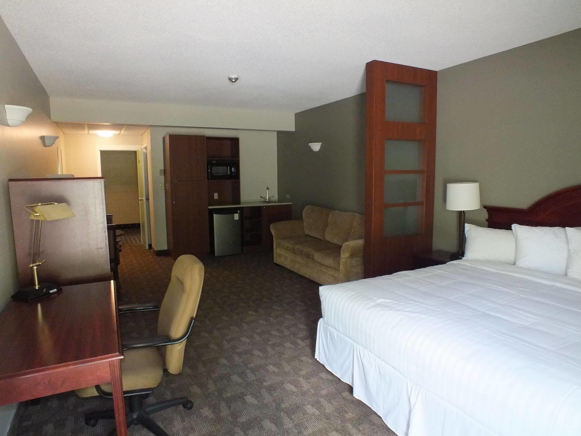 Rodeway Inn Sudbury Buitenkant foto